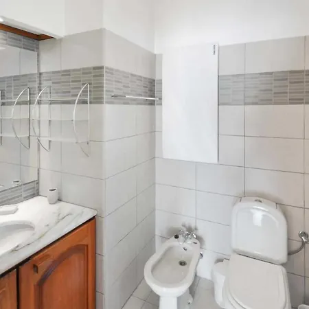 Carvoeiro Sleeps 4 Air Con Wifi Villa
